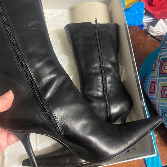 Boots - Picture 4 of 8